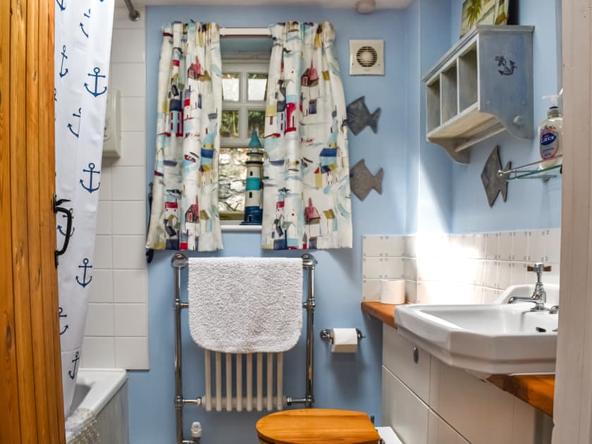 Bathroom | Fox Cottage, Mylor Bridge, near Falmouth