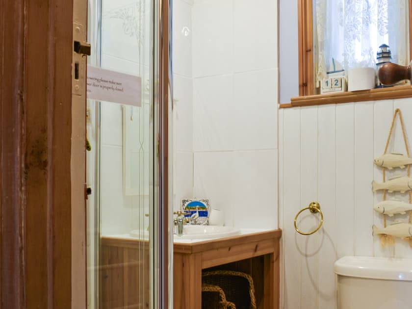 Shower room | Pelican Cottage, St Ives