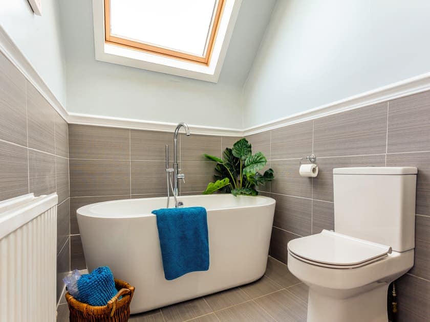 Bathroom | The Laurels, Forres