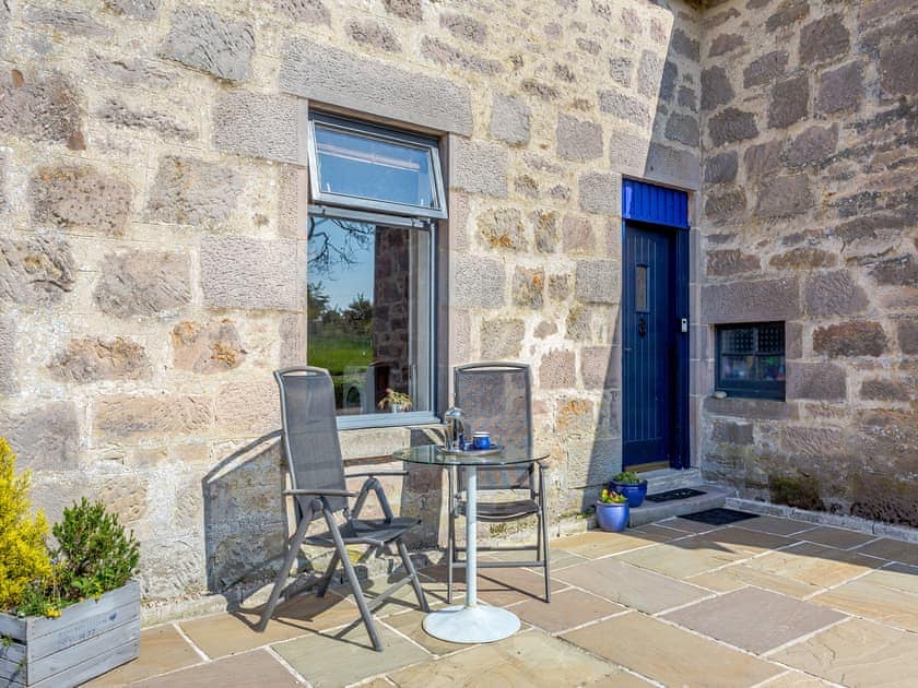Sitting-out-area | The Laurels, Forres