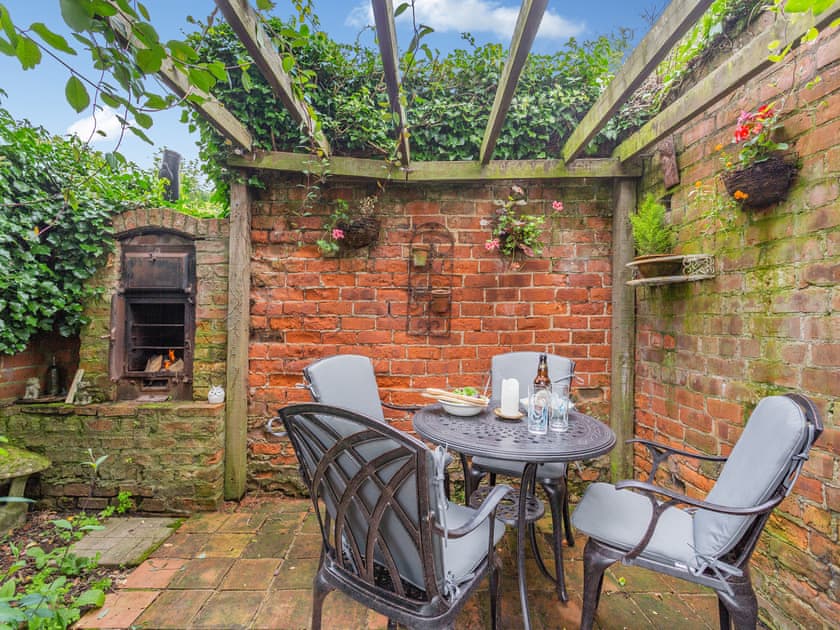 Sitting-out-area | Elm Cottage, Thornton-le-Moor, near Northallerton