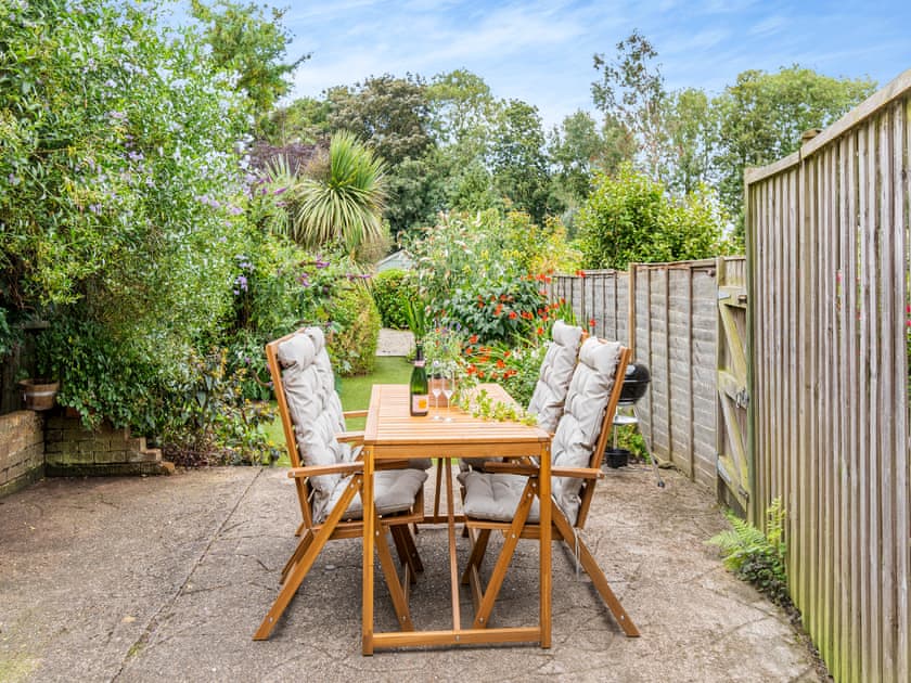 Sitting-out-area | Mrs Cracker’s Cottage, Lund, near Driffield