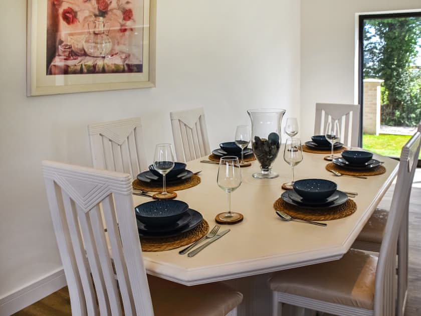 Dining Area | Metfield, California, near Scratby