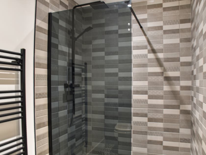 Bathroom | Metfield, California, near Scratby