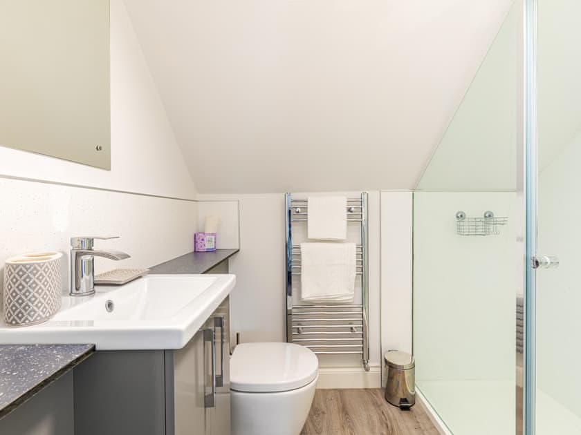 Bathroom | Norfolk Broads Cottage, Stalham Staithe