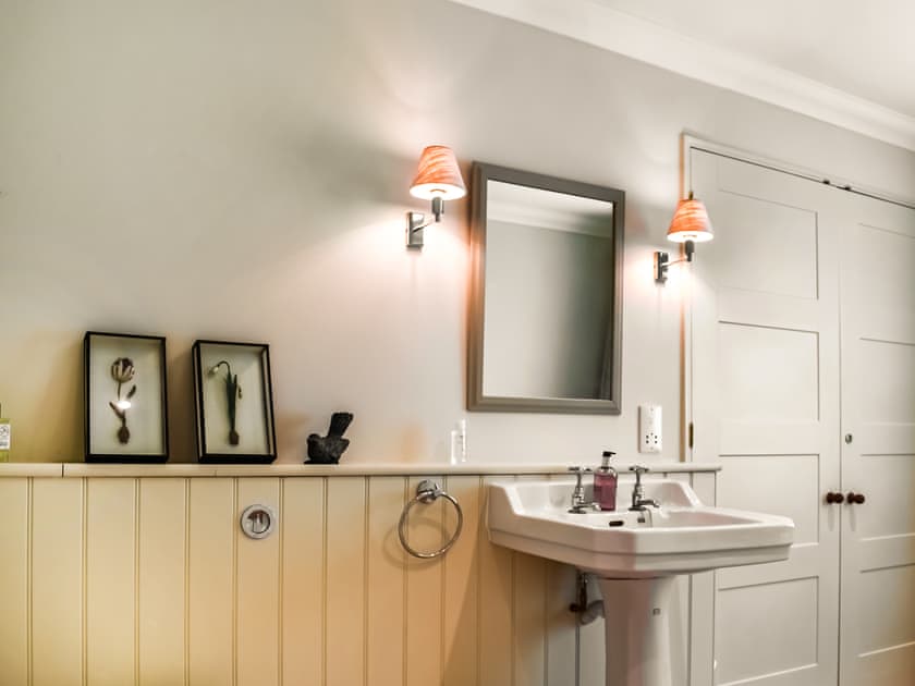 Bathroom | An Croke, Bury St Edmunds