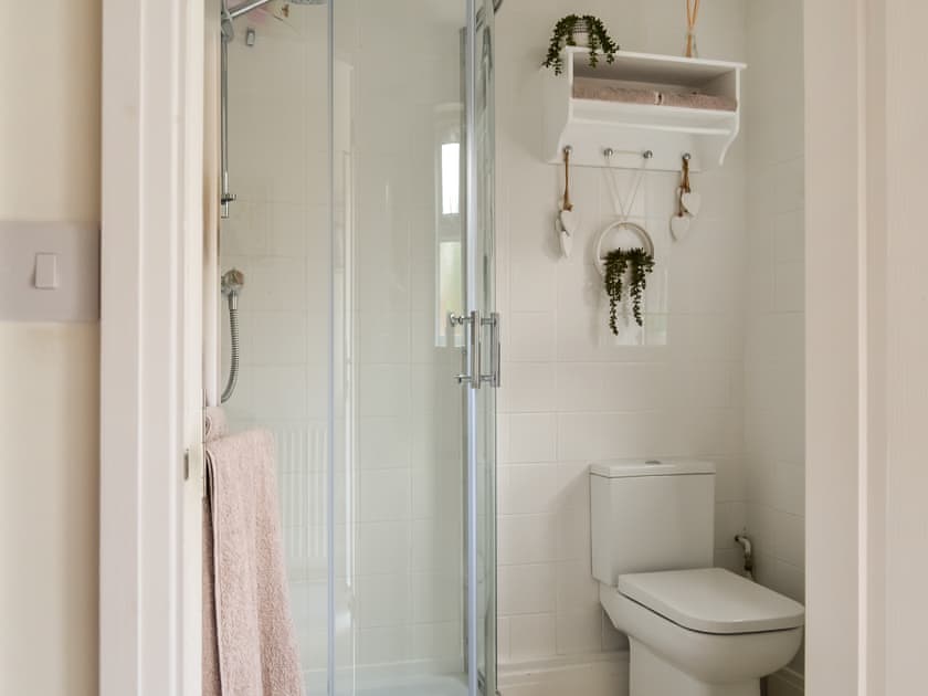 Shower room | Ivy Cottage, Marshchapel, near Cleethorpes