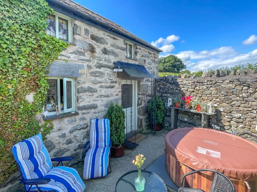 Sitting-out-area | Ty Capel, Llanrwst