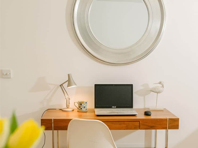 Living area | 50 Bredon Court - Bredon Court, Newquay