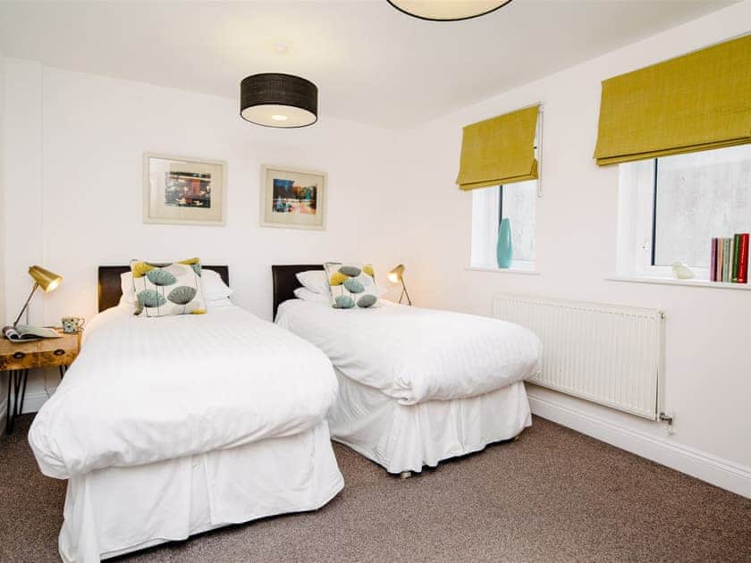 Twin bedroom | 50 Bredon Court - Bredon Court, Newquay