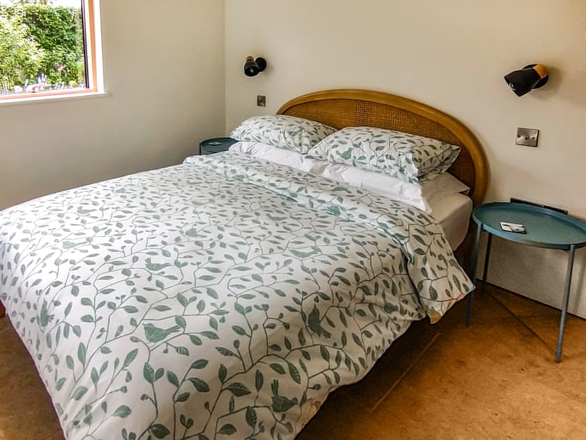 Bedroom with Kingsize bed | Wrens Nest, Kington Langley, near Chippenham