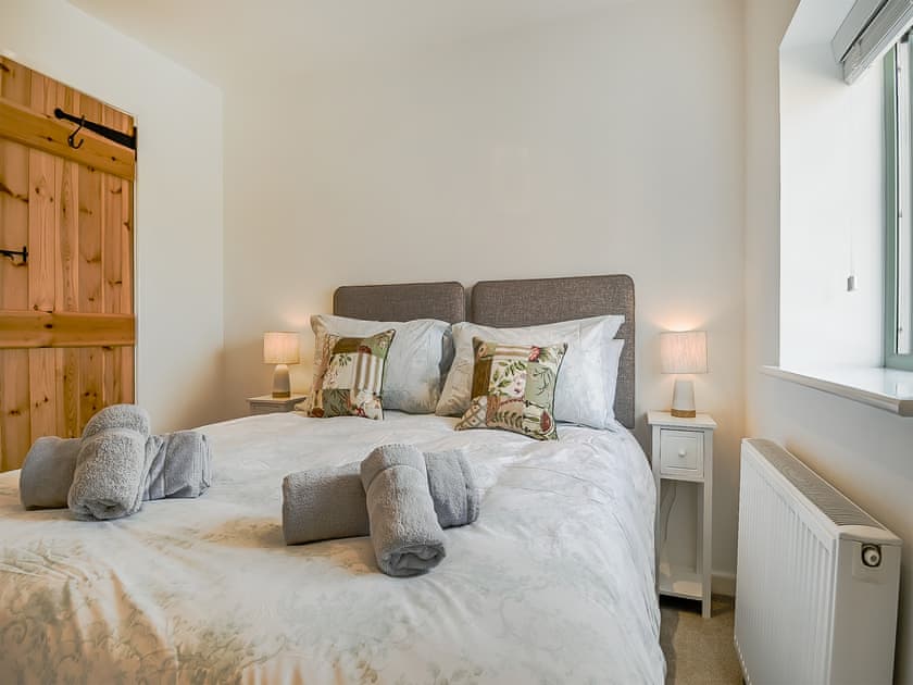 Double bedroom | Greenrush Cottage, Blakeney, near Holt
