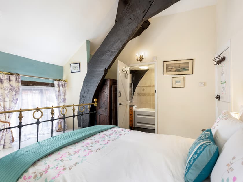 Comfortable double bedroom with en-suite | The Oval, Dunster