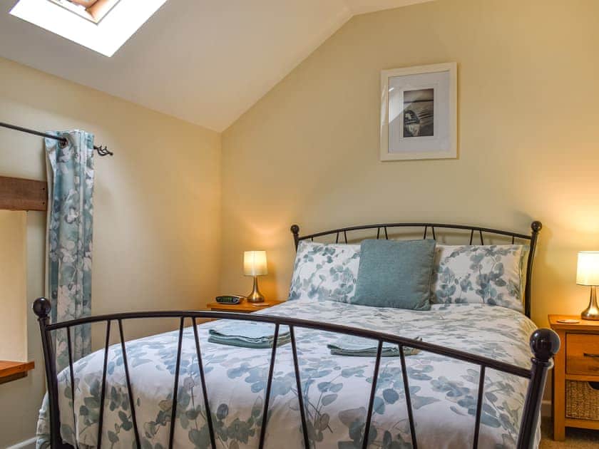 Double bedroom | Llandremor Fawr Cottage - Llandremor Fawr Holidays, Pontarddulais