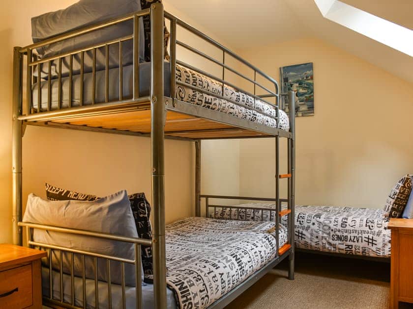 Bunk bedroom | Llandremor Fawr Cottage - Llandremor Fawr Holidays, Pontarddulais