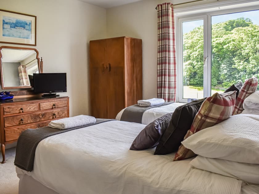 Twin bedroom | Wood Close, Keswick
