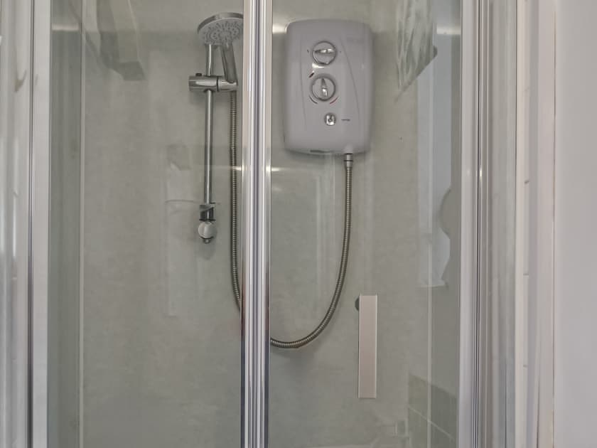 Shower room | Douneside Cottage, Inverness