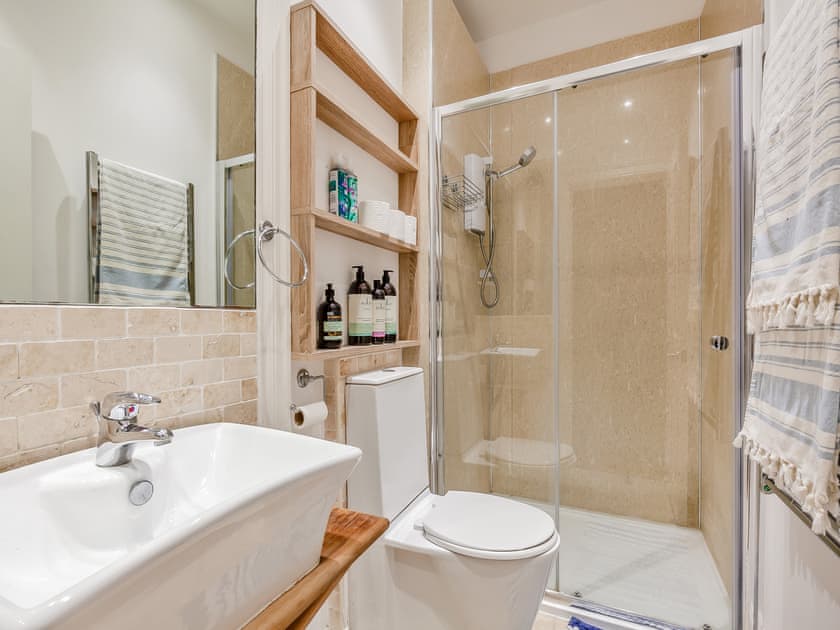 Bathroom | The Beach Studio, Brighton