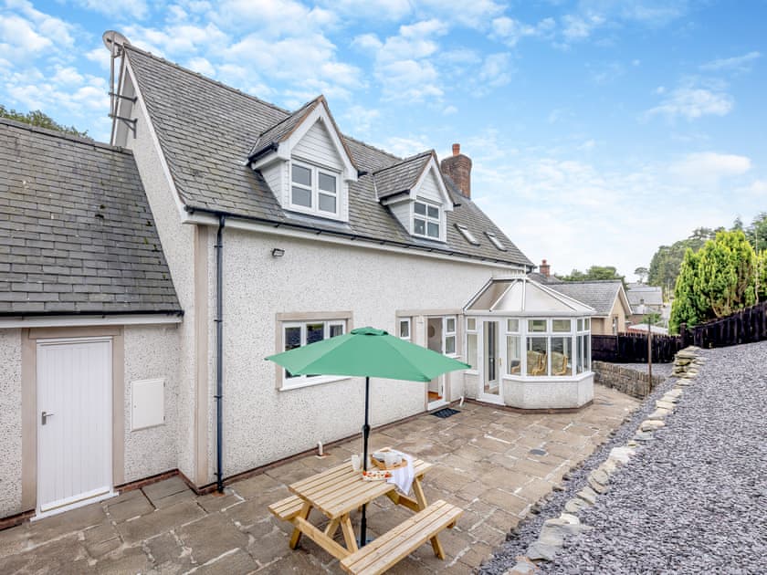 Patio | Cysgod Y Capel, Cerrigydrudion