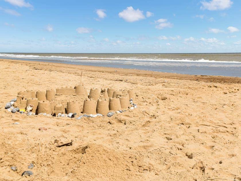 Surrounding area | 5 Coastguard Cottages, Caister on Sea