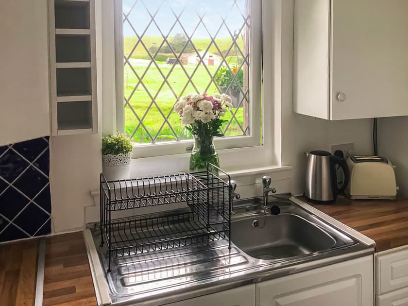 Kitchen | Harperfield Chalet, Lanark