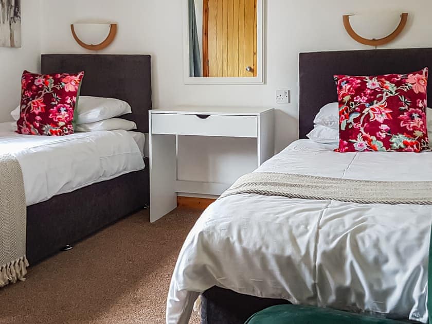 Twin bedroom | Beech House - Seangan Lodges & Beech House, Banavie, near Fort William