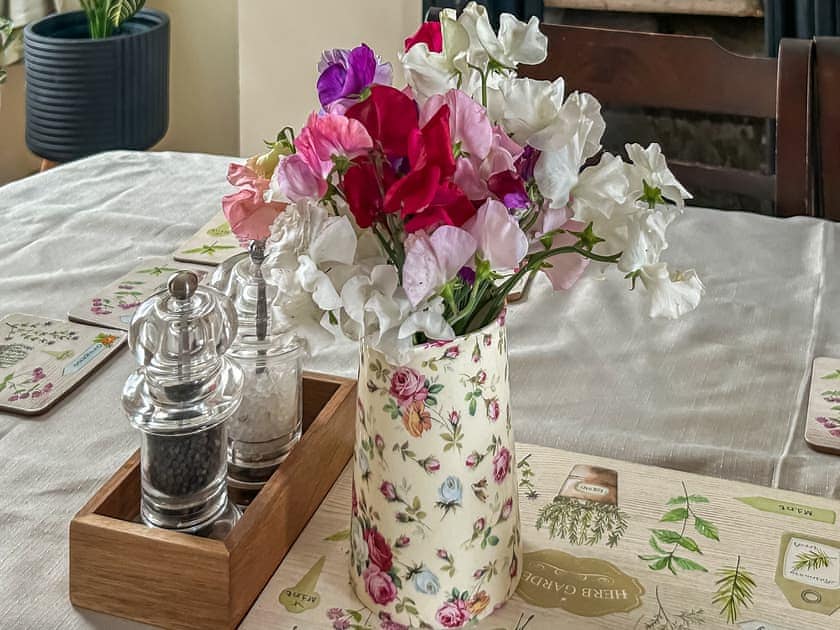 Dining Area | Rhona’s Cottage, Abergavenny