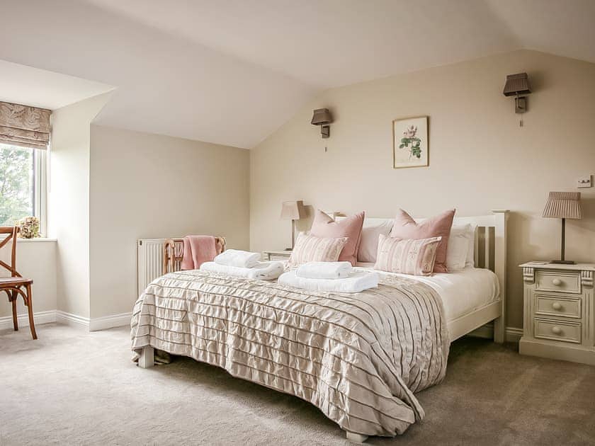 King bedroom  | The Cherry Tree, Near Lincoln