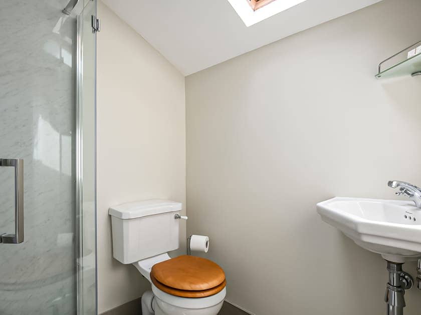 Bathroom | The Cherry Tree, Near Lincoln