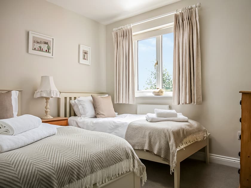Twin bedroom | The Cherry Tree, Near Lincoln