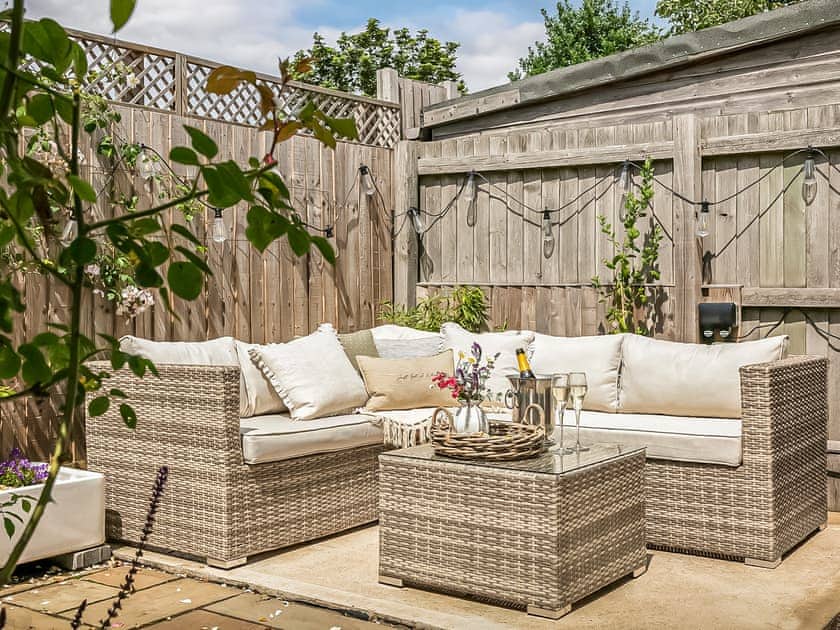 Sitting-out-area | The Cherry Tree, Near Lincoln