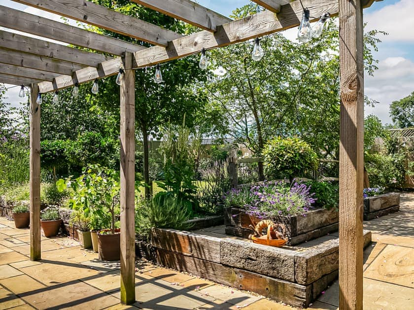 Garden | The Cherry Tree, Near Lincoln