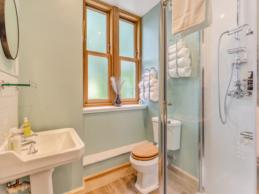 Bathroom | Gardeners Cottage, Huntly