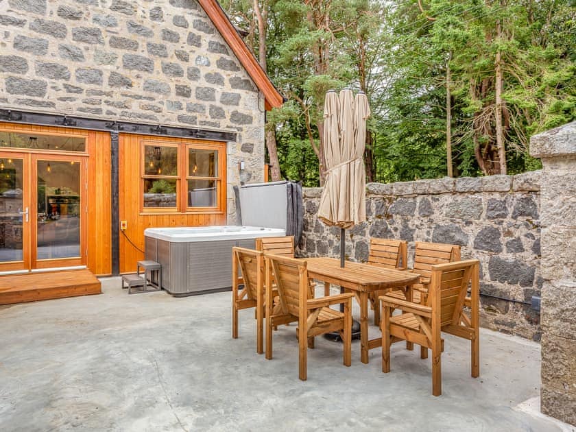 Patio | Gardeners Cottage, Huntly