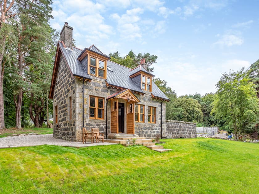 Exterior | Gardeners Cottage, Huntly