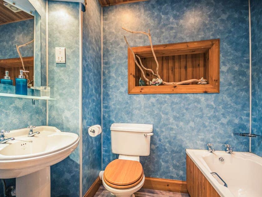 Bathroom | Mhairi’s Cottage - Mains Cottages, Carradale, near Campbeltown