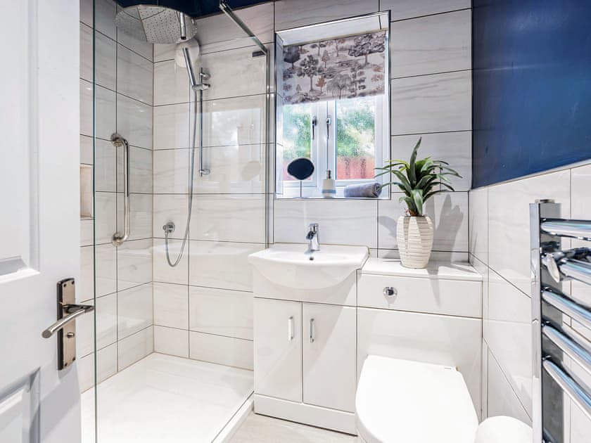 Shower room | Plum Tree House, Sheffield