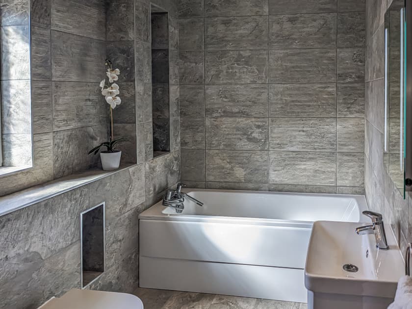 Bathroom | Hogbert’s Hideaway, Carlton Colville, near Lowestoft
