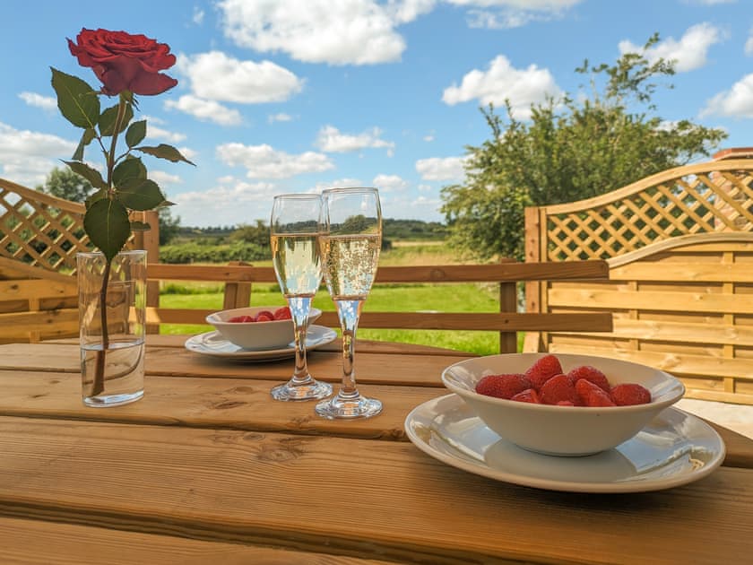 Sitting-out-area | Hogbert’s Hideaway, Carlton Colville, near Lowestoft