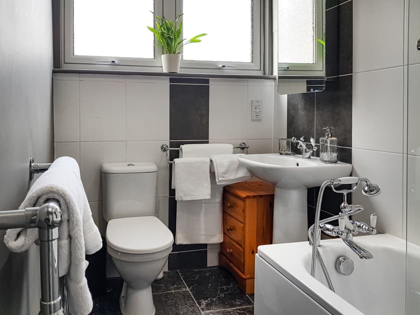 Bathroom | Thalassa, Musselburgh, near Edinburgh