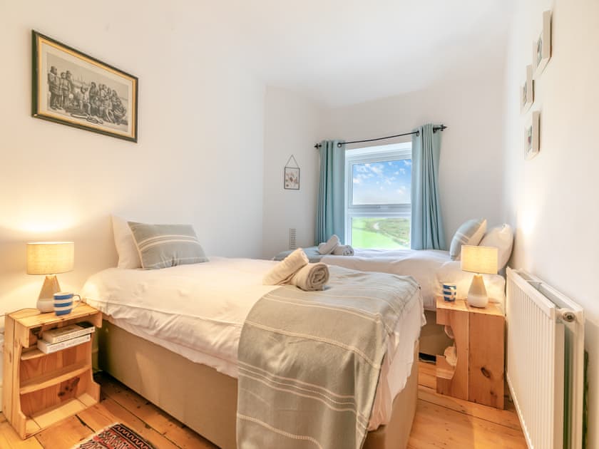 Twin bedroom | The Captains House, Penzance
