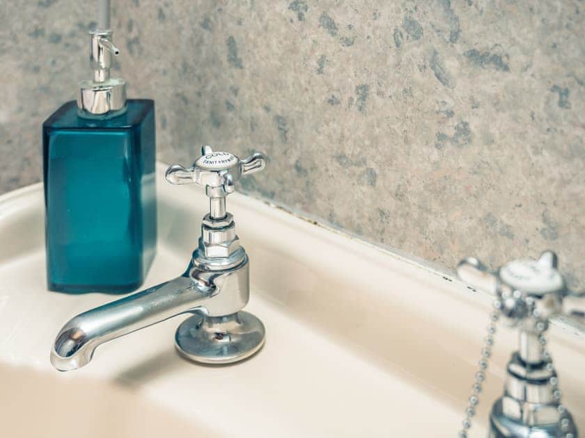Bathroom | Colin’s Cottage - Mains Cottages, Carradale, near Campbeltown