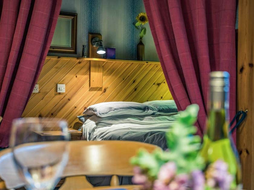Double bedroom | Douglas’ Cottage - Mains Cottages, Carradale, near Campbeltown