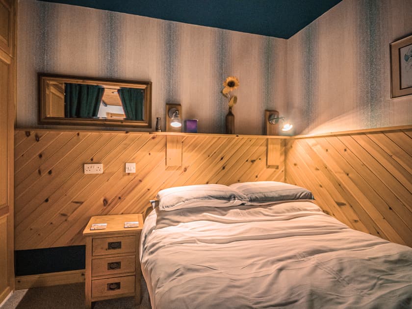Double bedroom | Douglas’ Cottage - Mains Cottages, Carradale, near Campbeltown