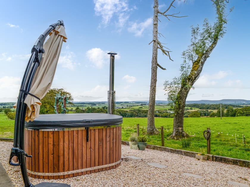 Hot tub | Trelaw - Farmhouse Holidays, Cumnock