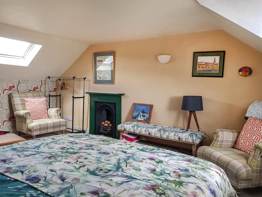 Double bedroom | Maines Farm Cottage, Chirnside, near Duns