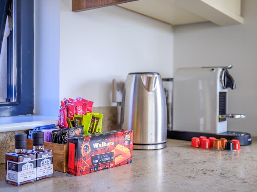 Contemporary fitted kitchen | Locholly Lodge, Achiltibuie near Ullapool