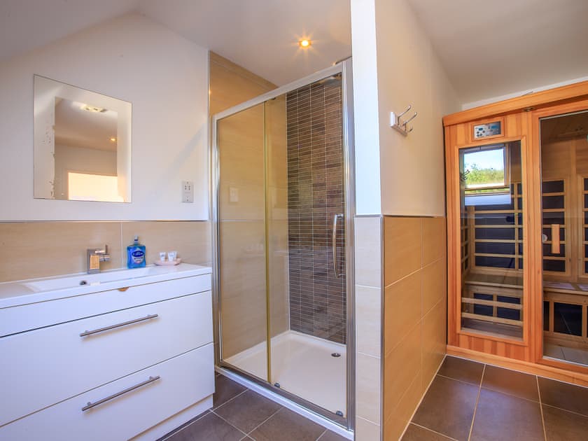Bathroom | Locholly Lodge, Achiltibuie near Ullapool