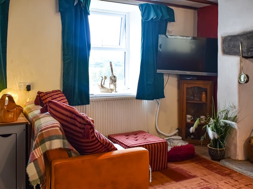 Open plan living space | Ty Tarth, Talysarn, near Caernarfon