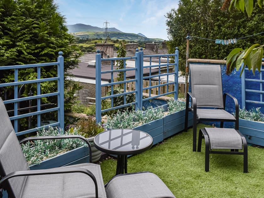 Terrace | Ty Tarth, Talysarn, near Caernarfon